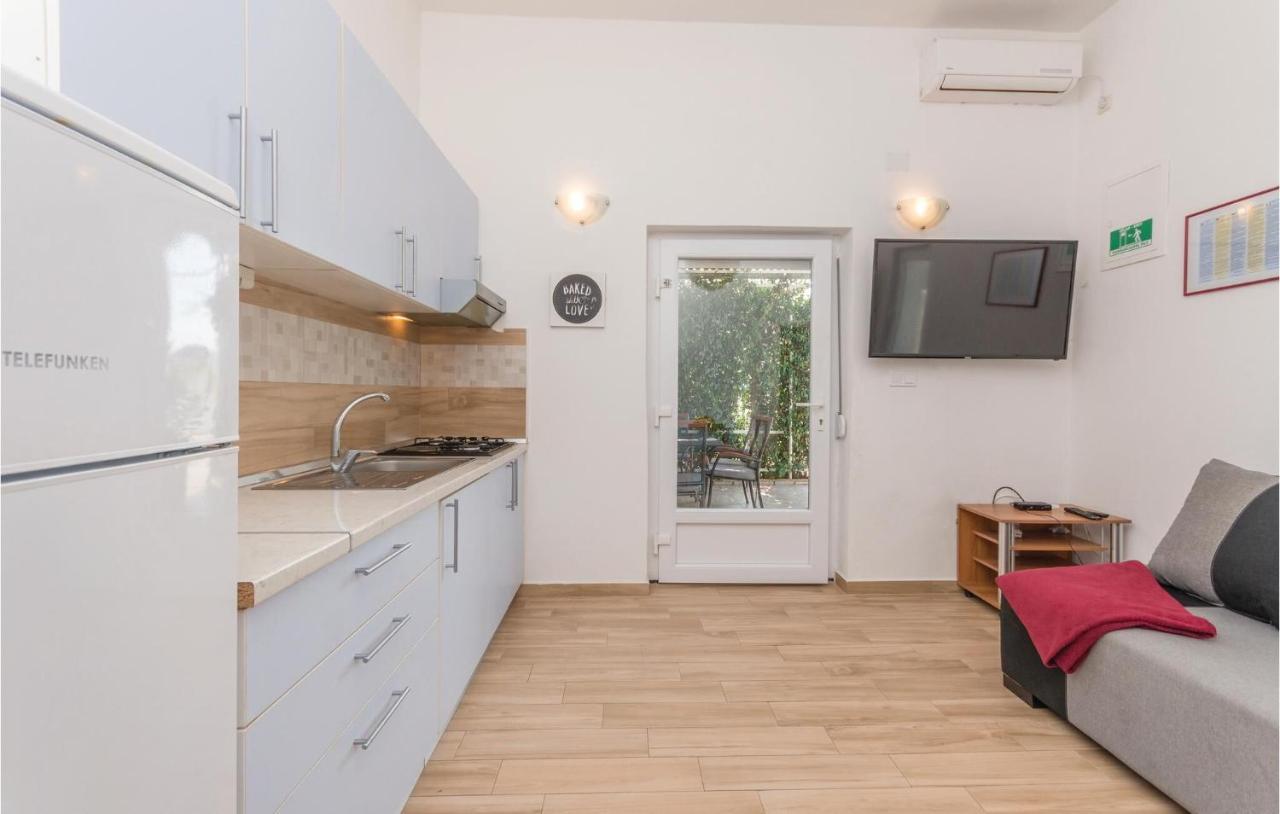Apartments In Turanj, 20M From The Beach Sukosan Exterior photo